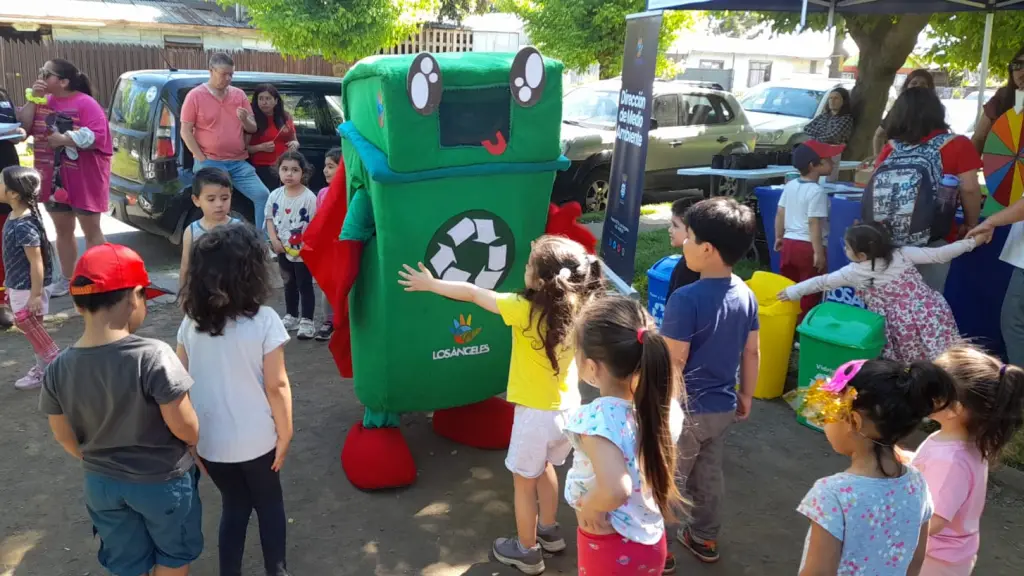 Jardín 21 de Mayo de Los Ángeles celebró su primera feria de estilos de vida saludable, La Tribuna