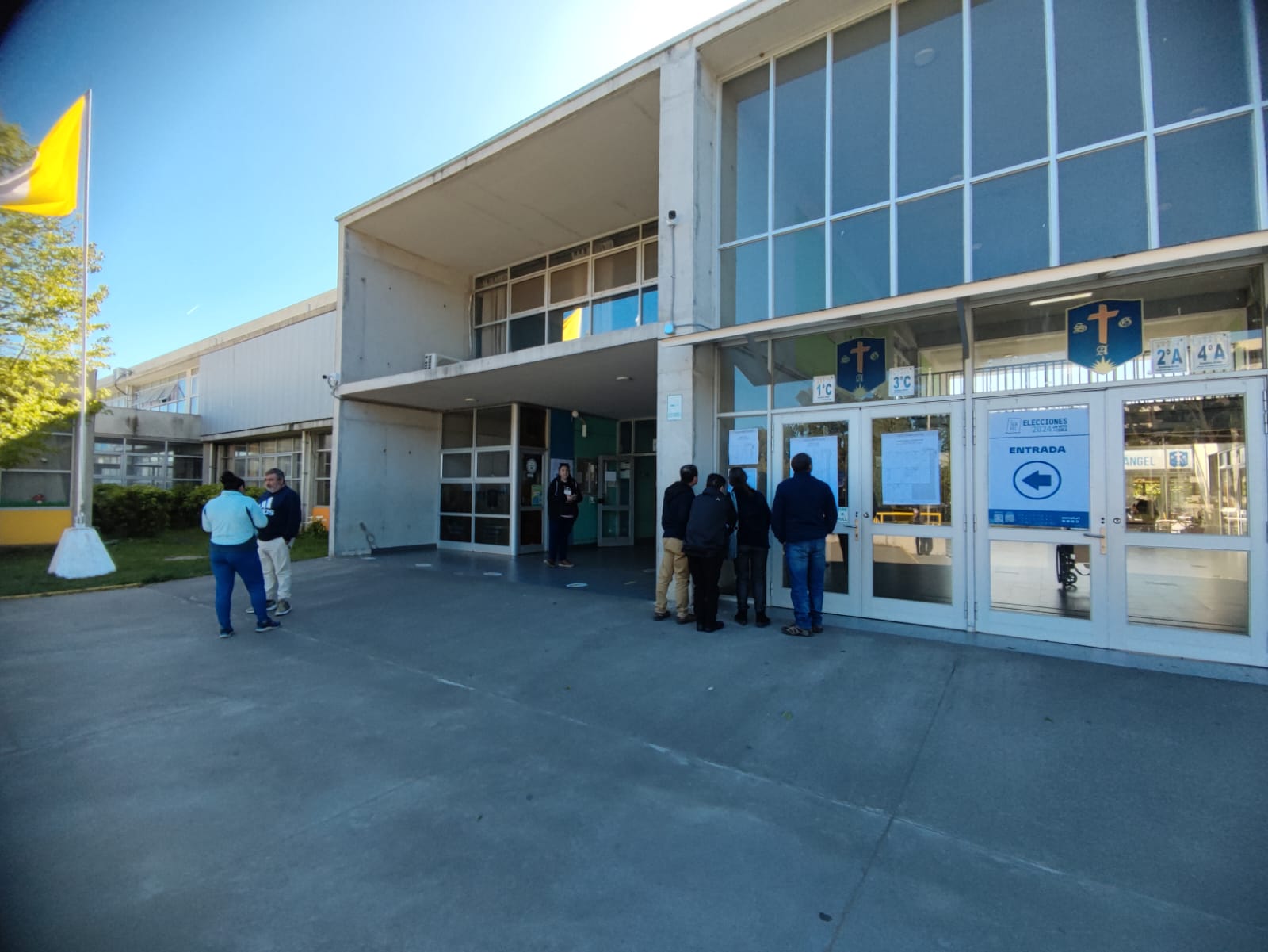 Votaciones en Colegio San Gabriel / Sofía Meier / La Tribuna