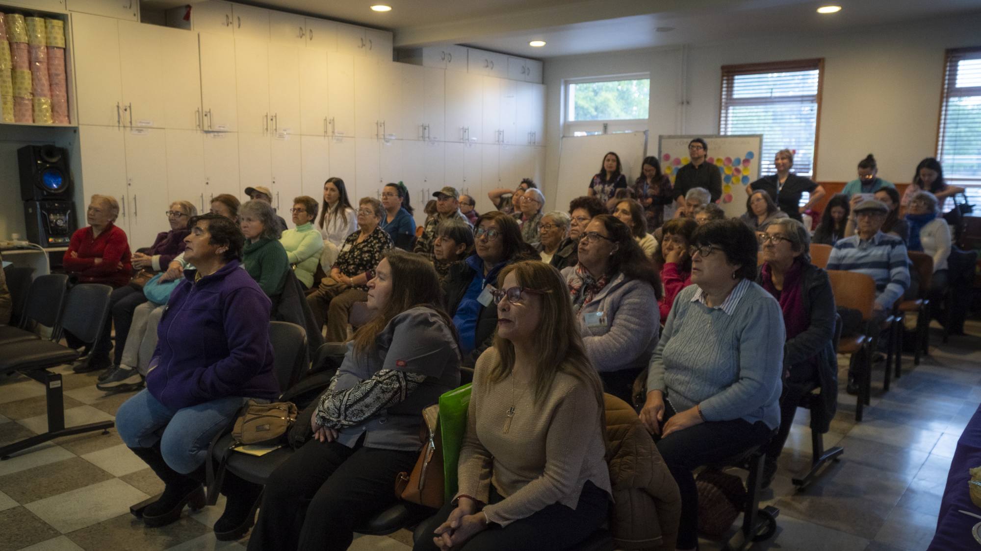 Adultos mayores participan en jornada que aborda la soledad y su ...
