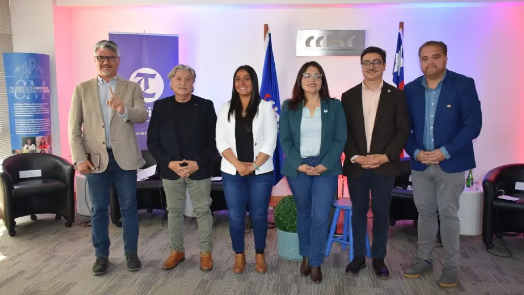 En Los Ángeles se realizó primer debate a gobernador regional