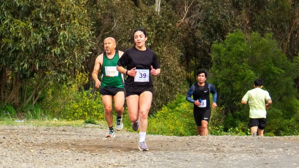 Un circuito de ascenso y descenso al cerro Marimán marcó la jornada atlética, Municipalidad de Negrete