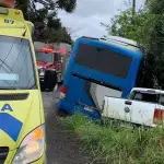 Accidente de tránsito se registró entre bus y camioneta en camino Antuco