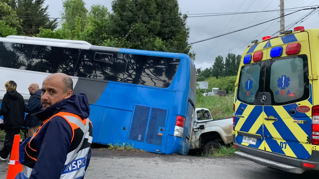 Accidente de bus y camioneta 04 | Sebastián Salazar | La Tribuna 