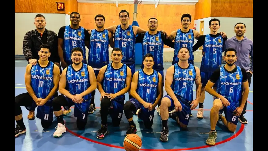 El equipo de baloncesto de Nacimiento jugará la etapa final en Antofagasta., La Tribuna