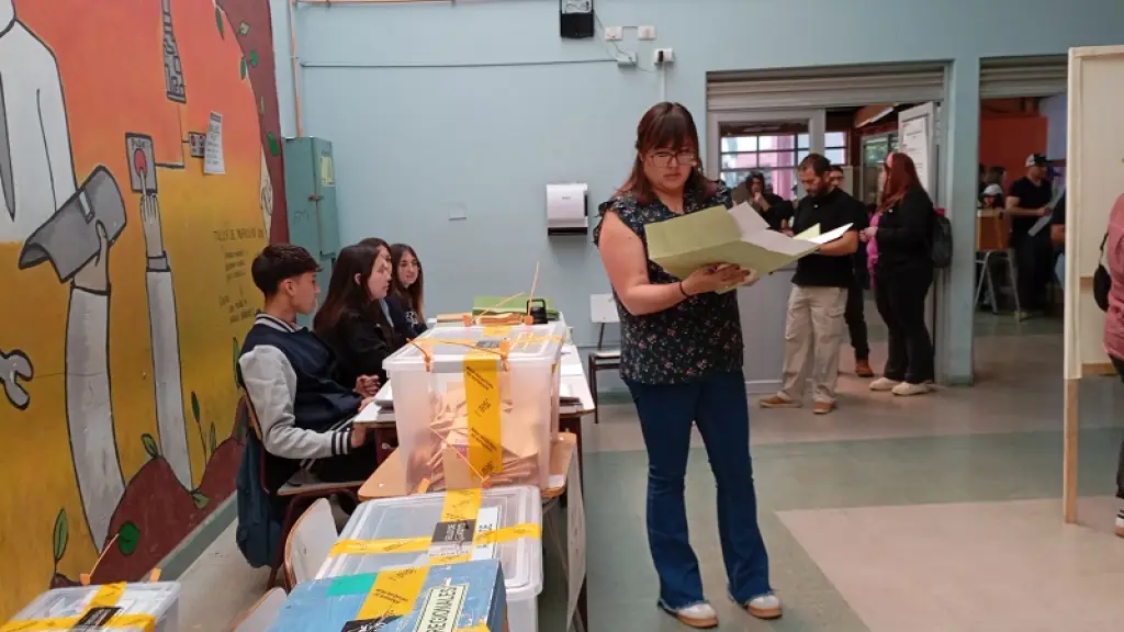 Cientos de personas se desempeñaron como vocales de mesa en estas últimas elecciones., La Tribuna