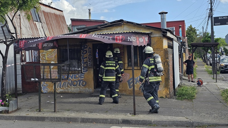 Explosión de gas al interior de local en Los Ángeles / Bomberos