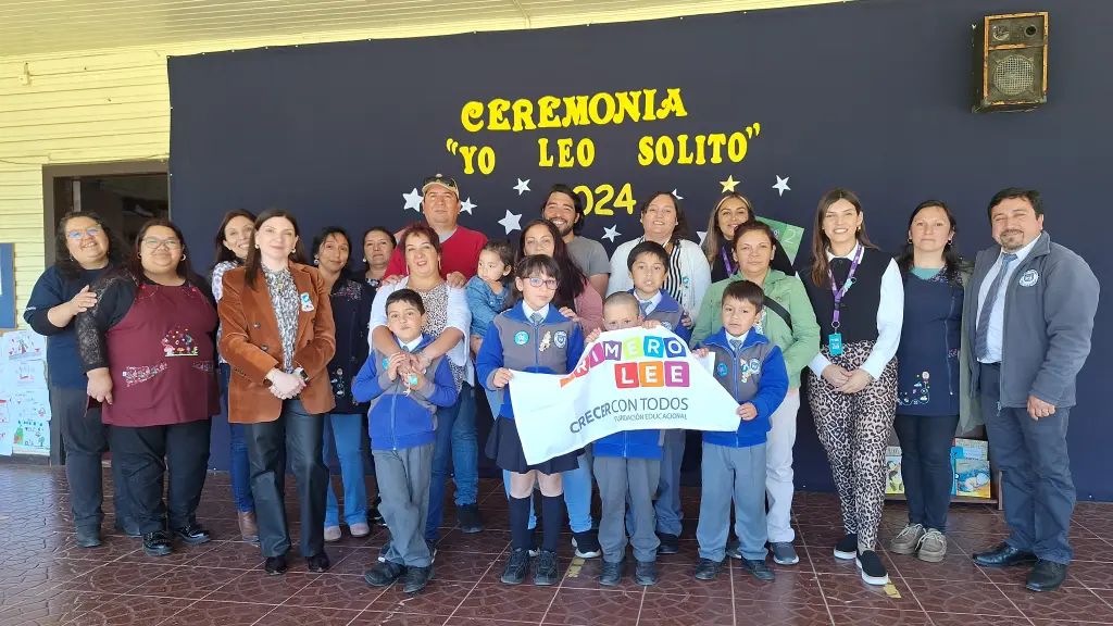 Los niños y niñas en la ceremonia Yo Leo Solito., La Tribuna