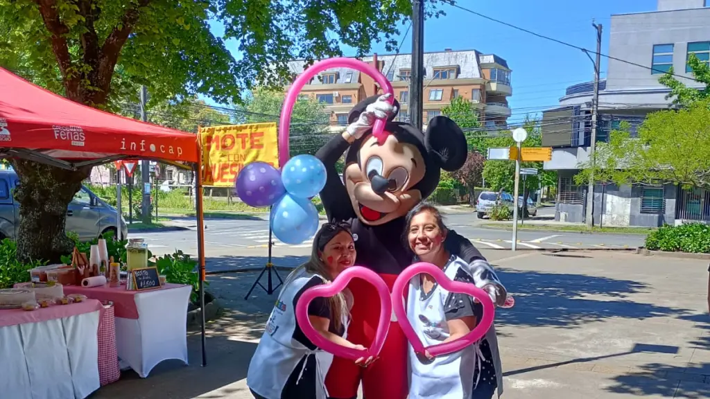 feriaton cultural, voluntarios teleton angelinos