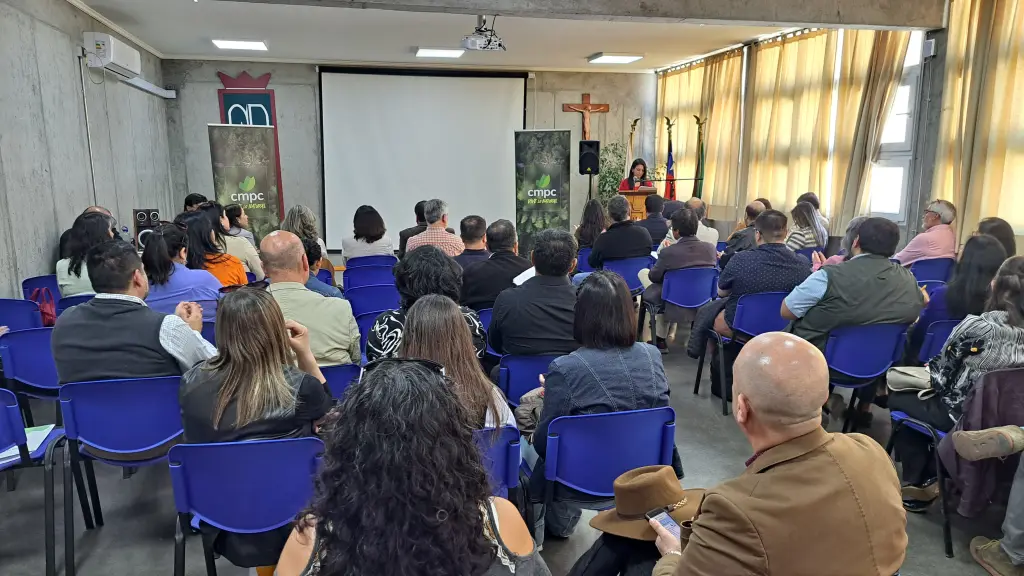 Seminario en Los Ángeles promueve la prevención de riesgos naturales a través de la educación ambiental, Cedida