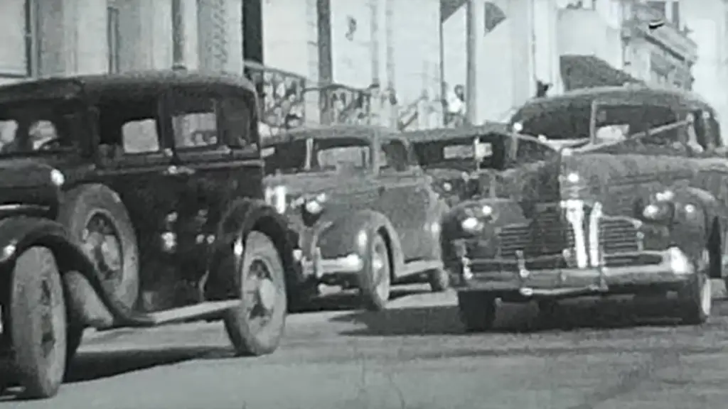 Calle Colón, frente al Club de la Unión, 1947, Captura de pantalla