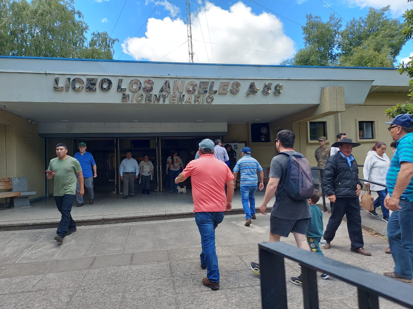 Liceo A 59 Bicentenario de Los Ángeles / La Tribuna