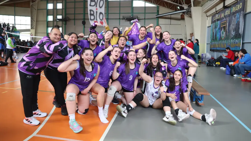 La selección regional de vóleibol femenino alcanzó el título de Campeón / Mindep