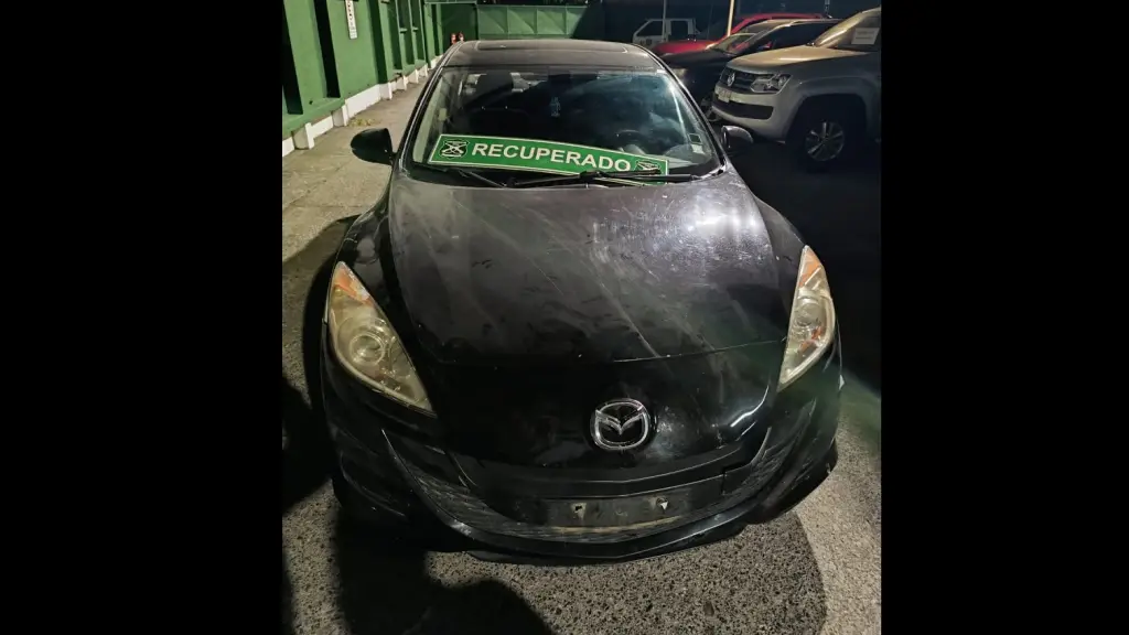 Auto recuperado en Los Ángeles , Carabineros