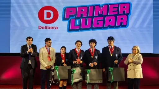 Estudiantes de Laja se coronan campeones nacionales en el Torneo Delibera 2024