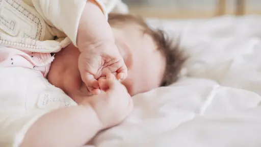 Crece la necesidad de contar con familias de acogida ante aumento de bebés con síntomas de abstinencia