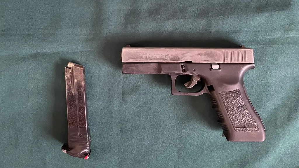 Carabineros incautó una pistola a fogueo, adaptada para el disparo., Cedida