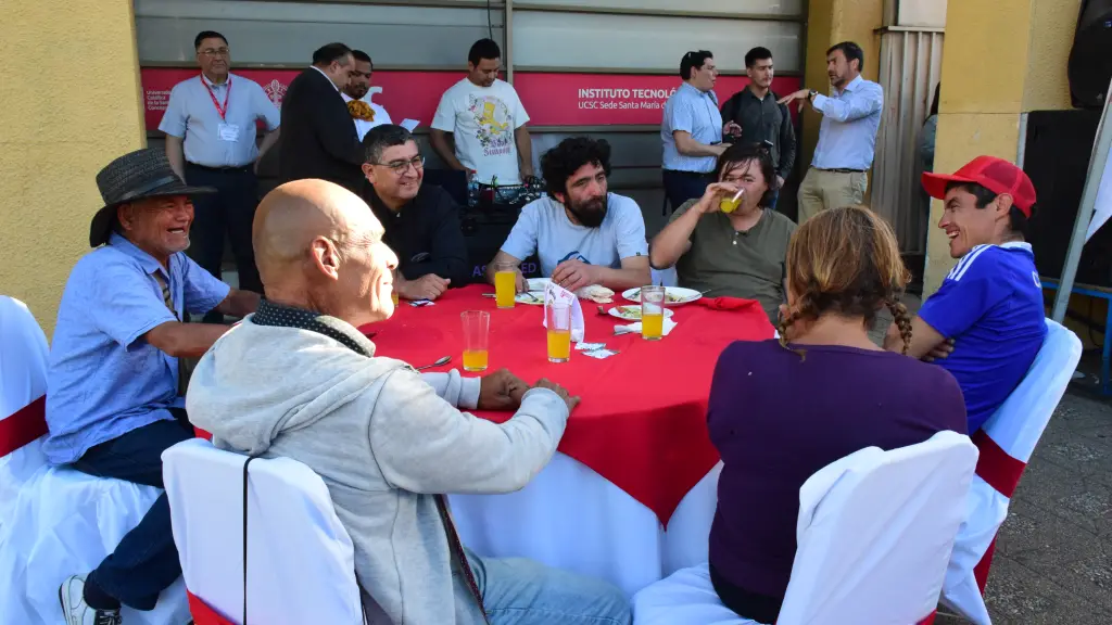 La actividad gestada por la institución se replica en sus distintas sedes ubicadas en Chillán, Cañete, Concepción y Talcahuano, con actos similares para distintos públicos.