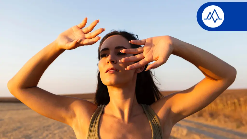 La principal fuente de vitamina D se obtiene al exponerse a la luz solar.