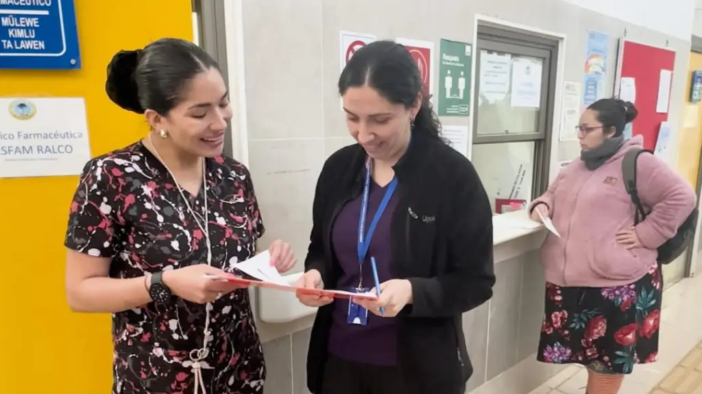 Carmen Pradena y Fernanda Torres son las químico farmacéuticas a cargo del programa., CAVRR