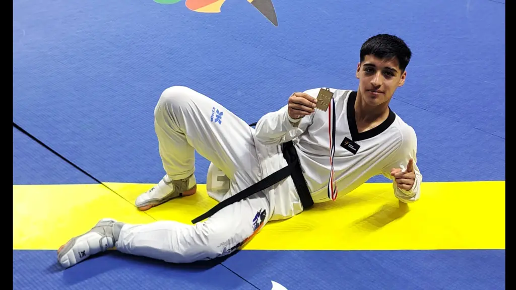 Xavier Ibaca Alegría, a sus 17 años ya es campeón nacional de taekwondo, La Tribuna