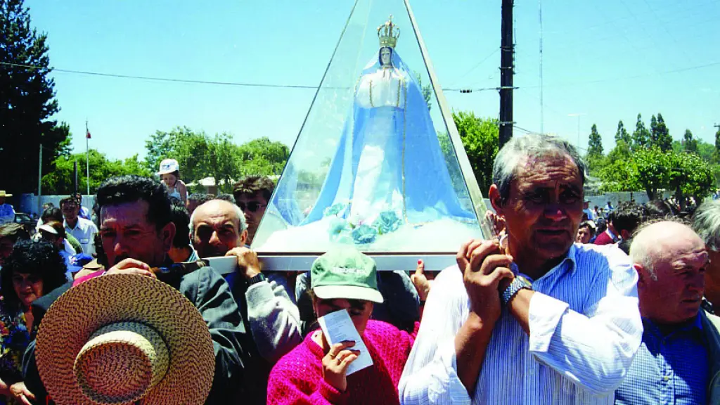 La tradición procesión de la Virgen María en la localidad de San Carlos Purén, Diario La Tribuna
