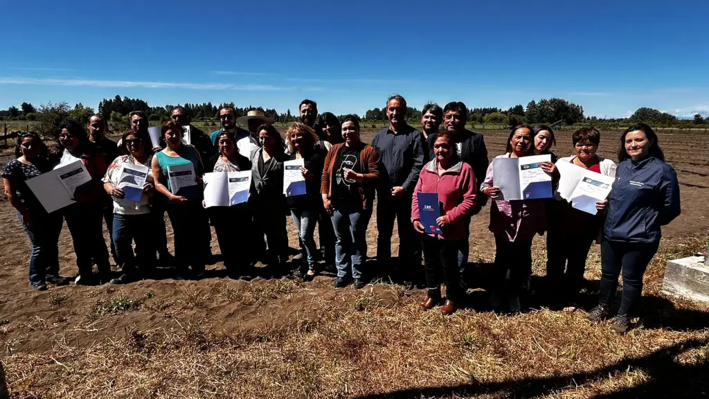 Entrega de bonos del programa de Pequeña Agricultura., Seremi de Agricultura del Biobío.