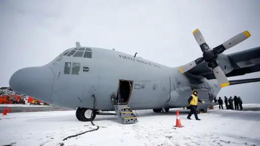 Tribunal de Punta Arenas rechaza sobreseimiento de exjefe del Estado Mayor de la FACh por caída del Hércules C130