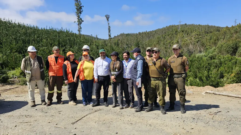 Autoridades y vecinos del sector Villamávida Alto Dibueno, ubicado en Florida, Cedida