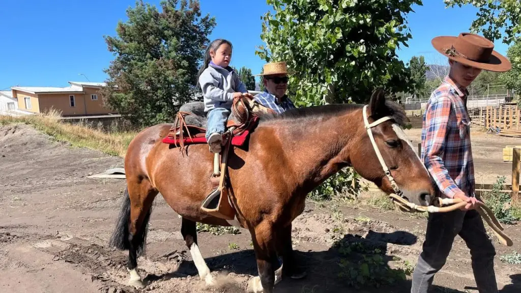 Los niños y niñas pudieron disfrutar de paseos a caballo. , Cedida