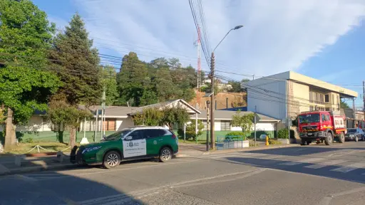 Detienen a bomberos de Los Ángeles por robo de agua: la utilizaron para llenar una piscina en Laja