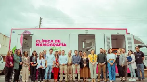 La primera en la provincia del Biobío: Clínica de mamografías móvil se instala en Cabrero