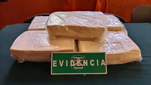 Investigan a funcionario activo de Gendarmería tras ser sorprendido con 50 kilos de queso robado