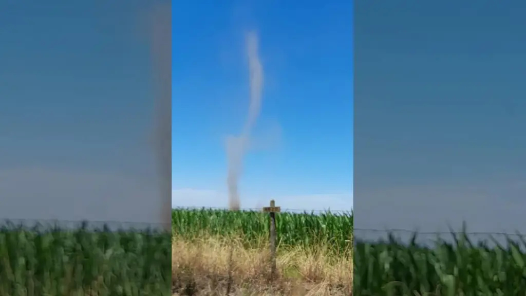 Impacto: Tornado es captado en zona rural de Los Ángeles , Jeremy