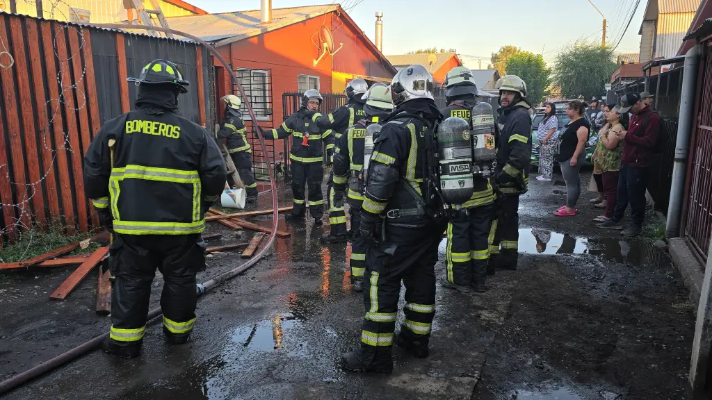 Incendio Villa Las Américas, Cuerpo de Bomberos Los Ángeles