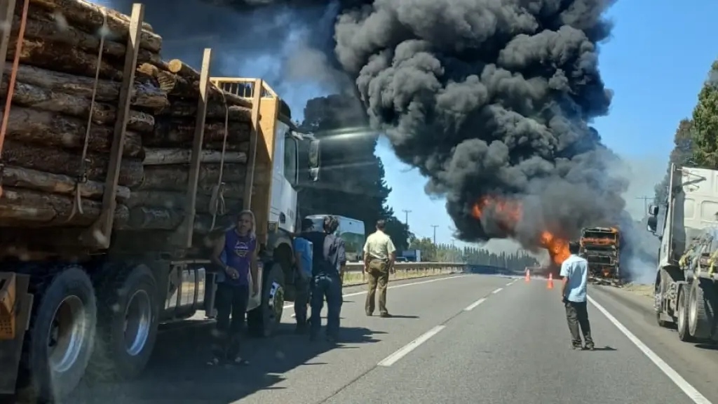 Incendio de bus en Ruta 5 Sur., Cedida