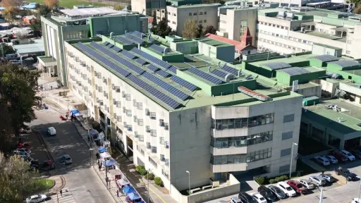 Adulto mayor que mató a su esposa internada en el Hospital de Los Ángeles continúa grave