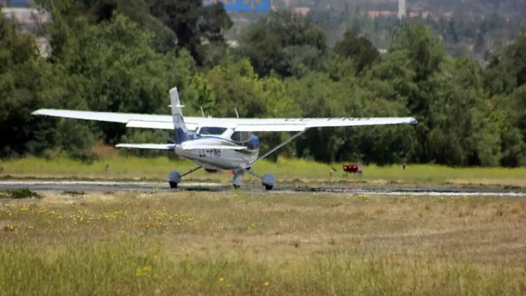 Avioneta capotó en Coelemu, Región del Ñuble, La Tribuna