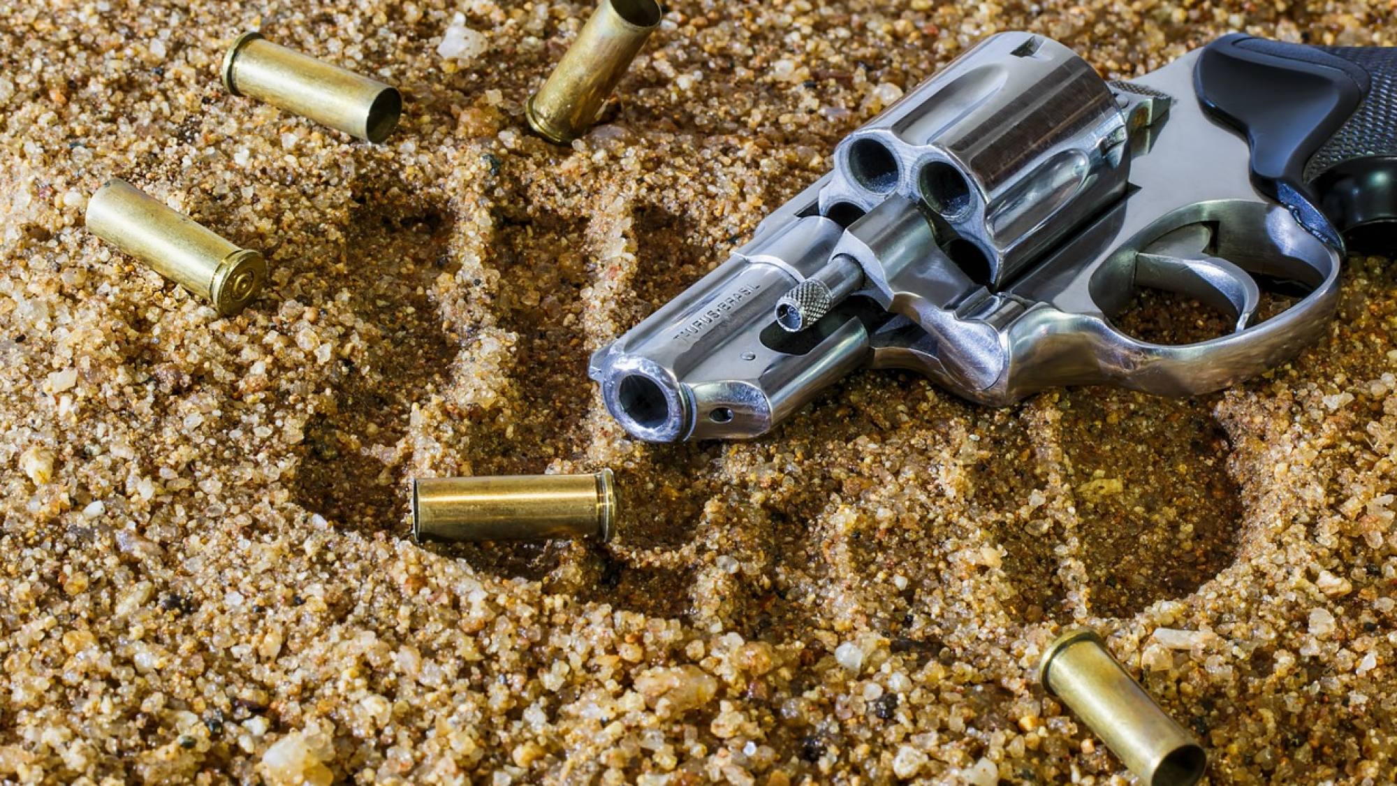 Tiroteo en Coronel: Cuatro familiares baleados y una mujer en riesgo vital
