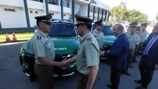 Carabineros recibe 14 nuevos vehículos policiales para distintas comunas de la Región