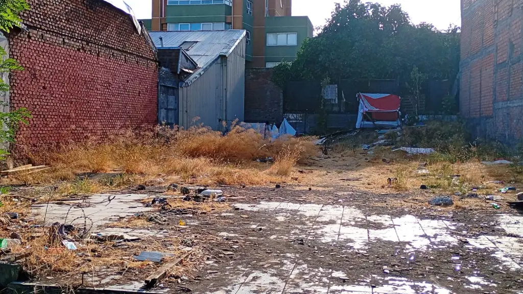 Vecina denuncia inseguridad por recinto abandonado 