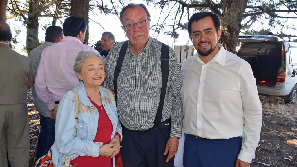 Marcela Rosen, Mario Ríos y Osvaldo Caro, alcalde de Cobquecura. | Diario La Tribuna