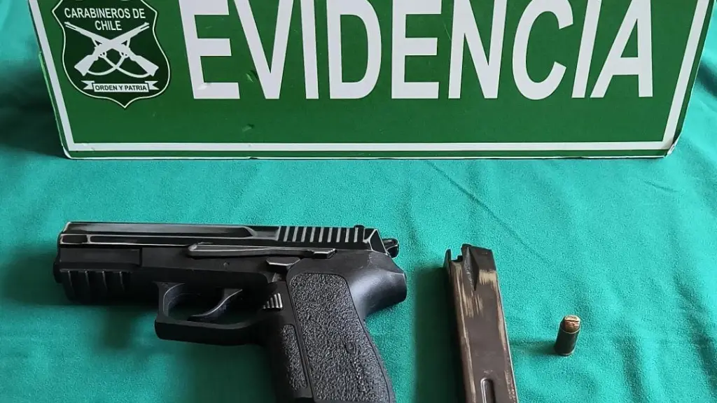 Arma incautada., Cedida