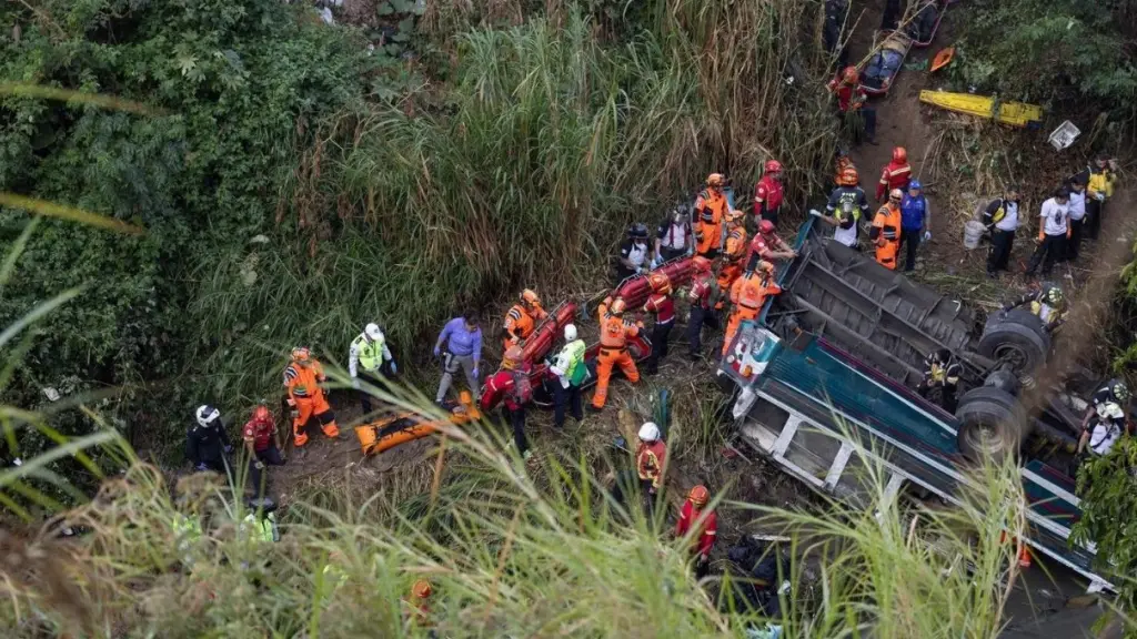 El presidente de Guatemala, Bernardo Arévalo, expresó en un mensaje su consternación por la tragedia y declaró duelo nacional., AFP