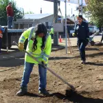 Mujeres trabajando en áreas verdes, Municipalidad de Tucapel