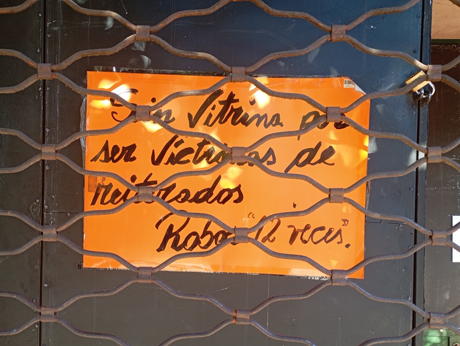 Letrero en fachada de La Cucha / Nicolás Maureira | La Tribuna