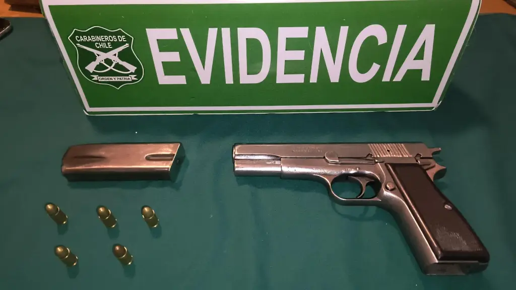 Arma y munición incautada por Carabineros., Cedida