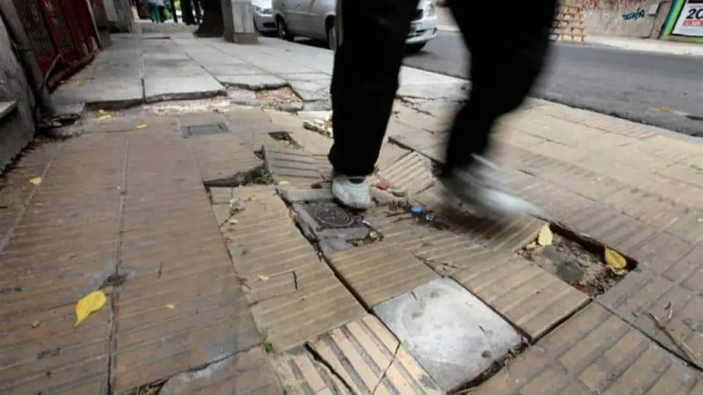 Justicia falla a favor de angelina que se fracturó la mano por caída en la calle, La Tribuna