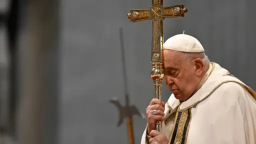 Papa Francisco sufre crisis respiratoria: su estado sigue siendo complejo