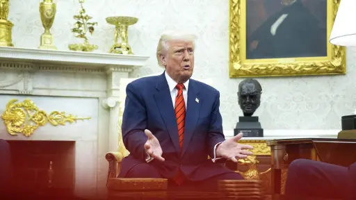 Trump no impondrá multas por hablar español en lugares públicos de Estados Unidos
