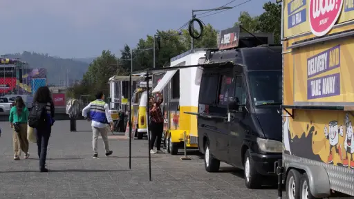 Inspeccionan Food Trucks en el Festival Rock En Conce para garantizar seguridad alimentaria